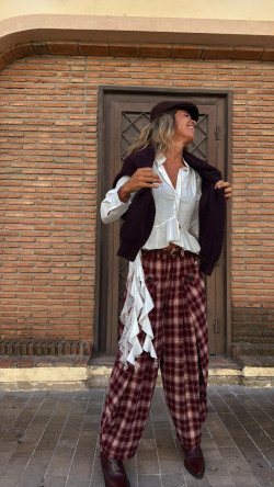 WILI pantalón burdeos