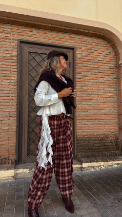 WILI pantalón burdeos