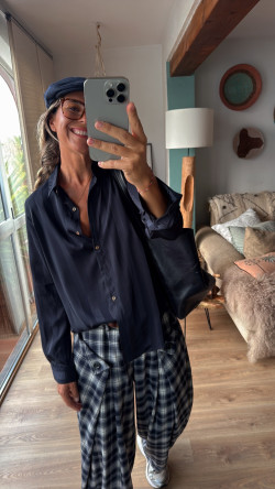 TONIA camisa satinada marino