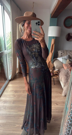 NORA , vestido estampado de tul .