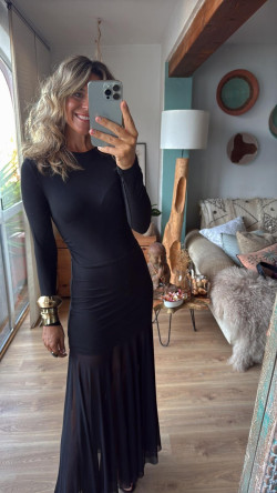 MONTRE negro, vestido largo