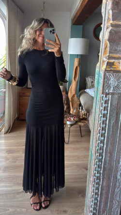 MONTRE negro, vestido largo
