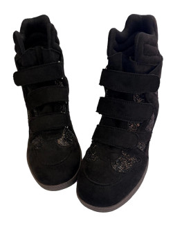 JARIS, Negro Zapatilla Cuña