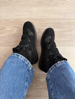 JARIS, Negro Zapatilla Cuña